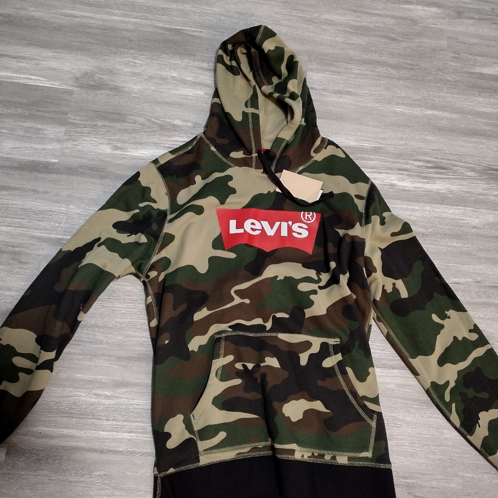 Men's large  Levi camo hoodie